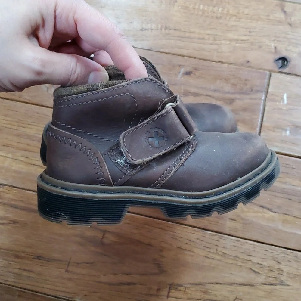 Dr. Martens 12135 brown kids boots